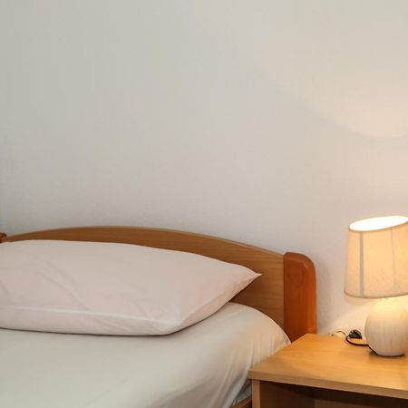 Apartments Butkovic Хвар Стая снимка