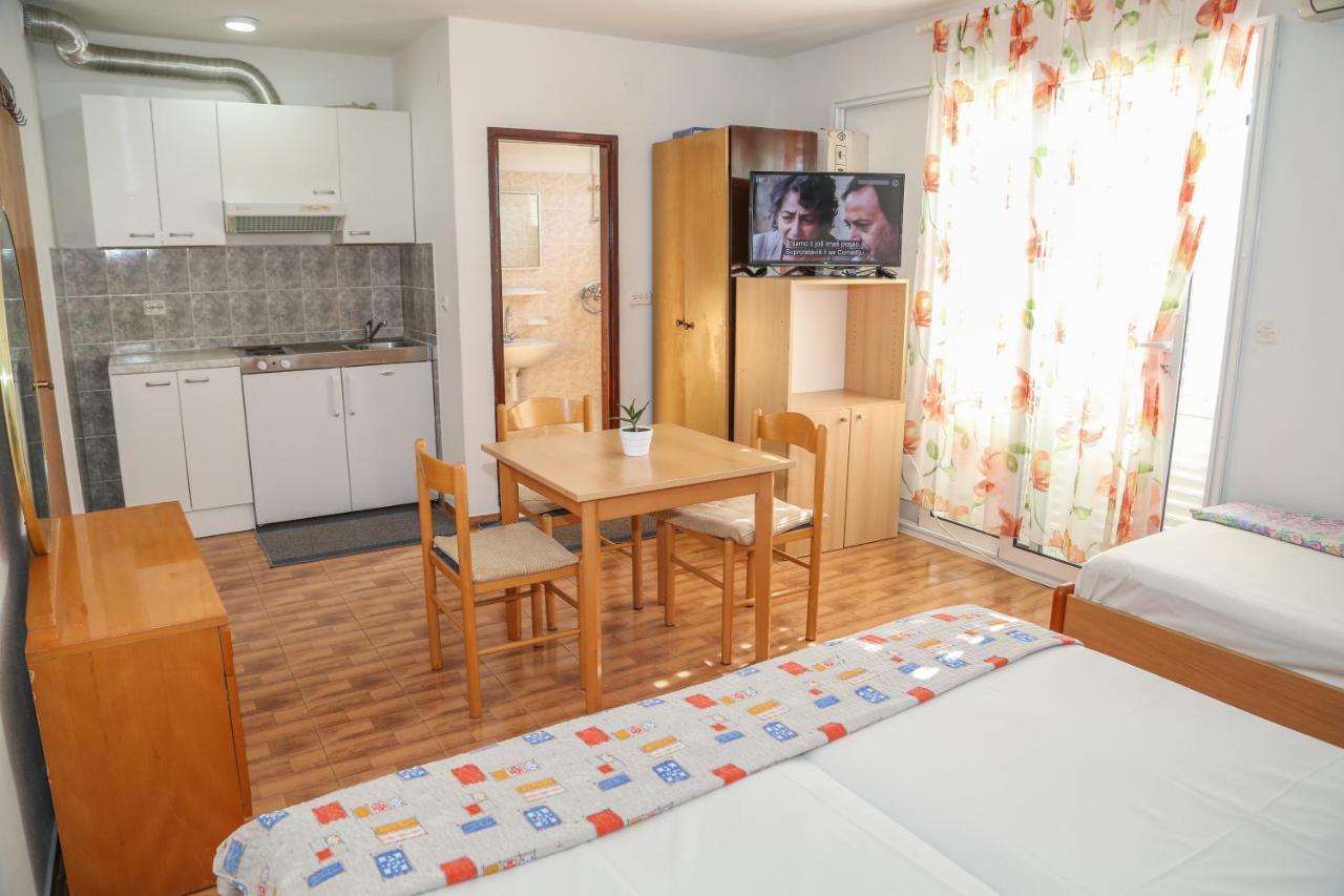 Apartments Butkovic Хвар Екстериор снимка