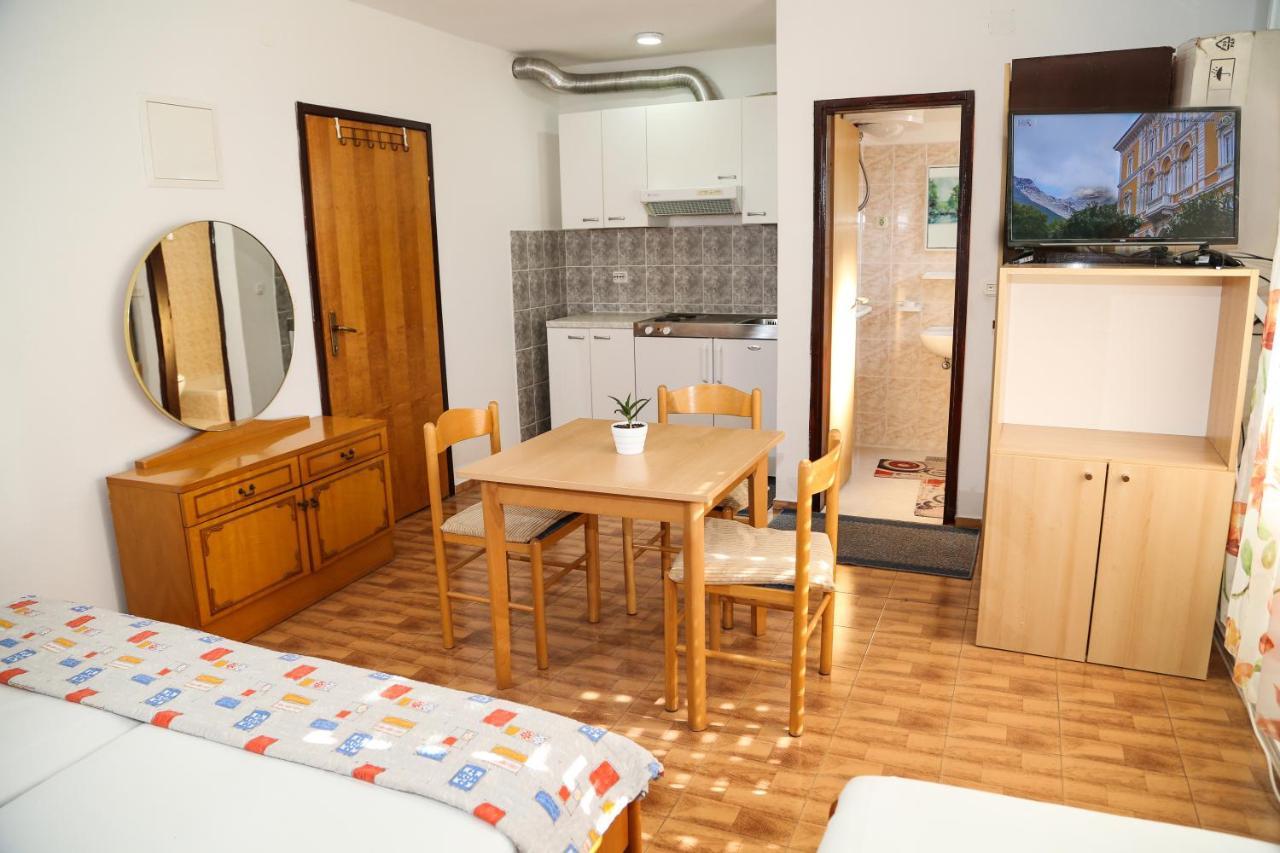 Apartments Butkovic Хвар Екстериор снимка