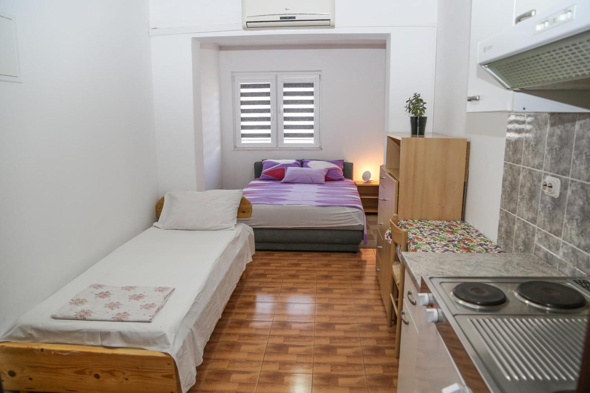 Apartments Butkovic Хвар Стая снимка