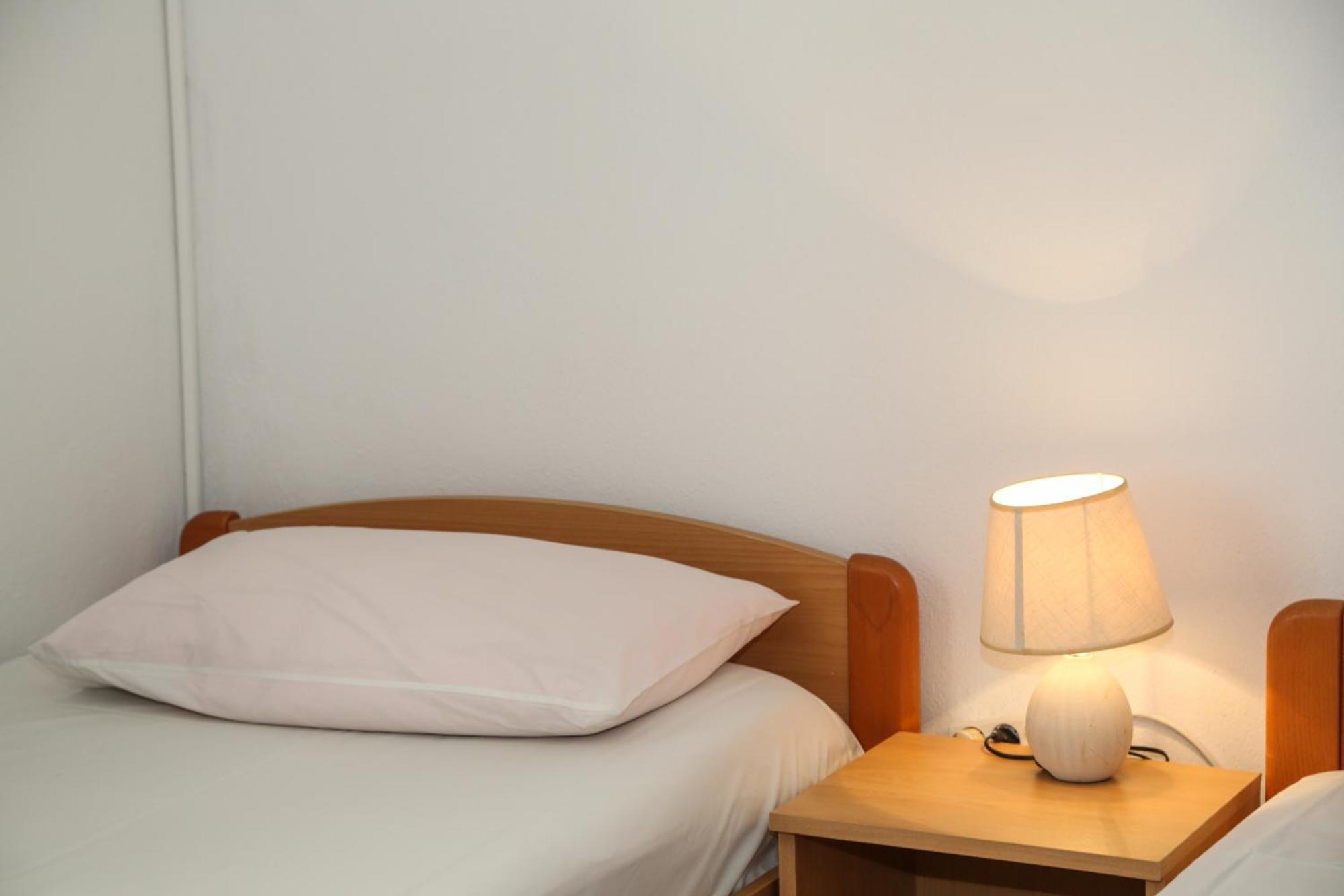 Apartments Butkovic Хвар Стая снимка