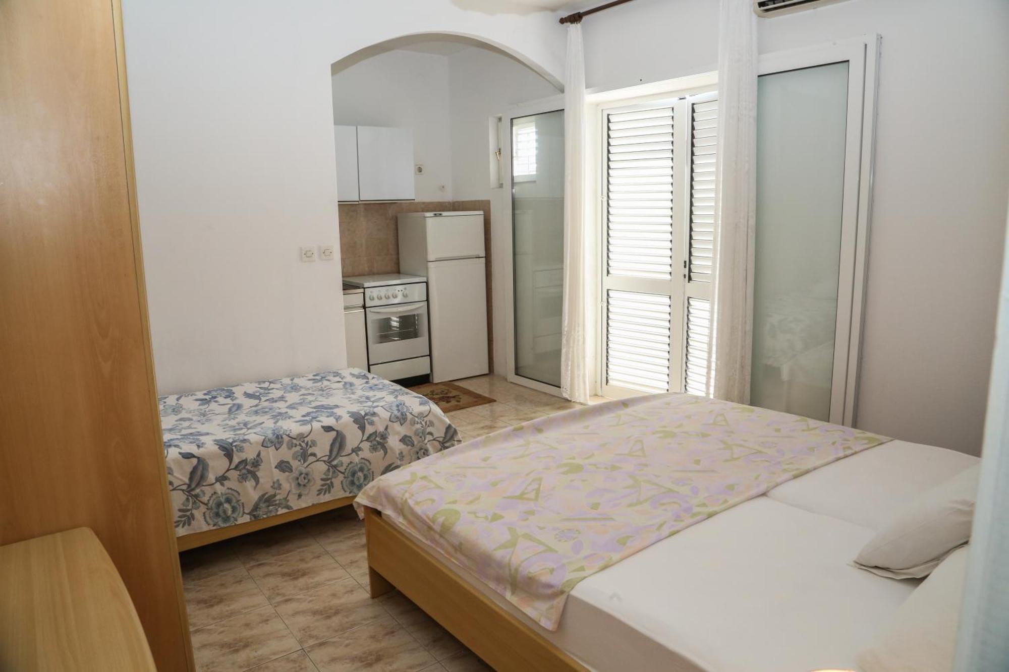 Apartments Butkovic Хвар Стая снимка