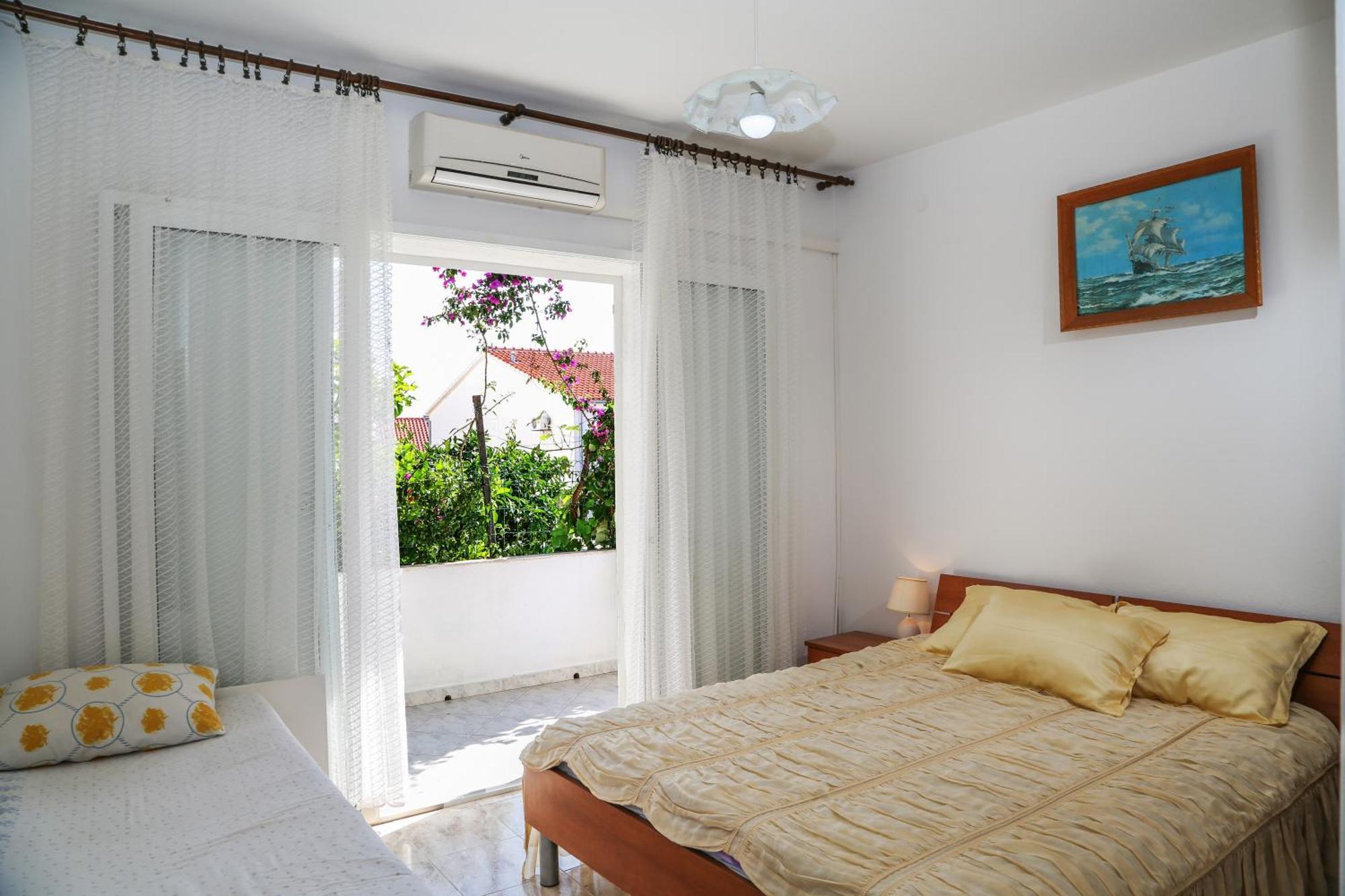 Apartments Butkovic Хвар Стая снимка